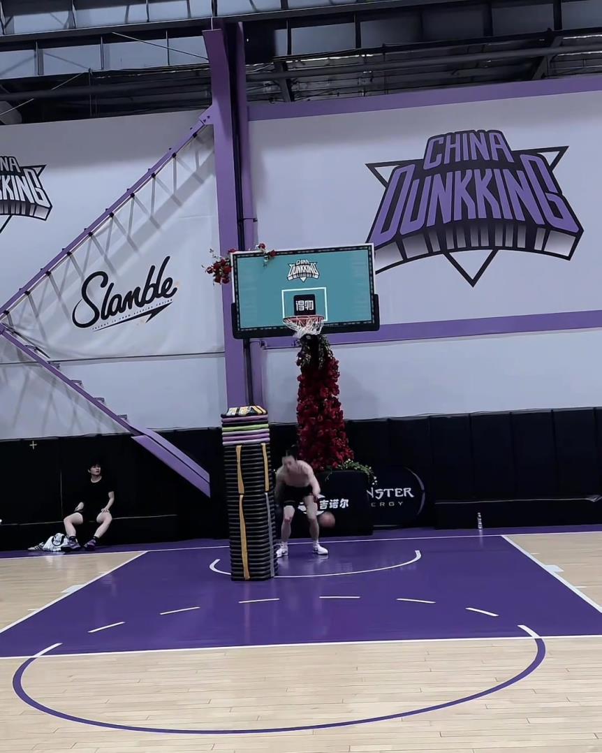 兄弟，這個(gè)摸高如何？