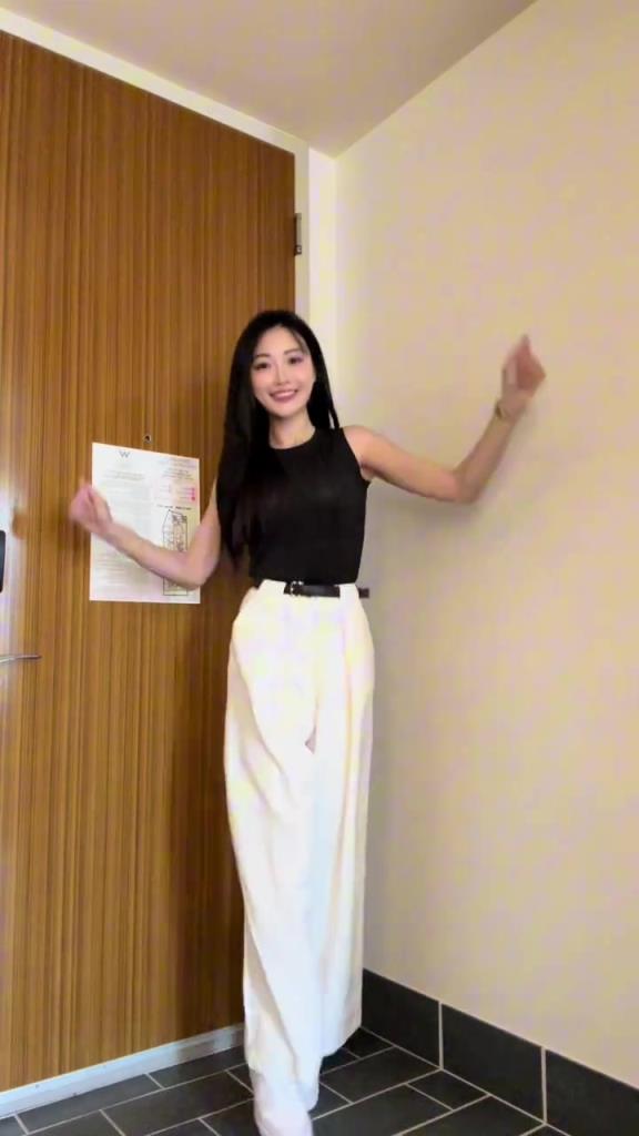 孟超曬自拍：常規(guī)賽正式收官啦，咱們季后賽見啦！